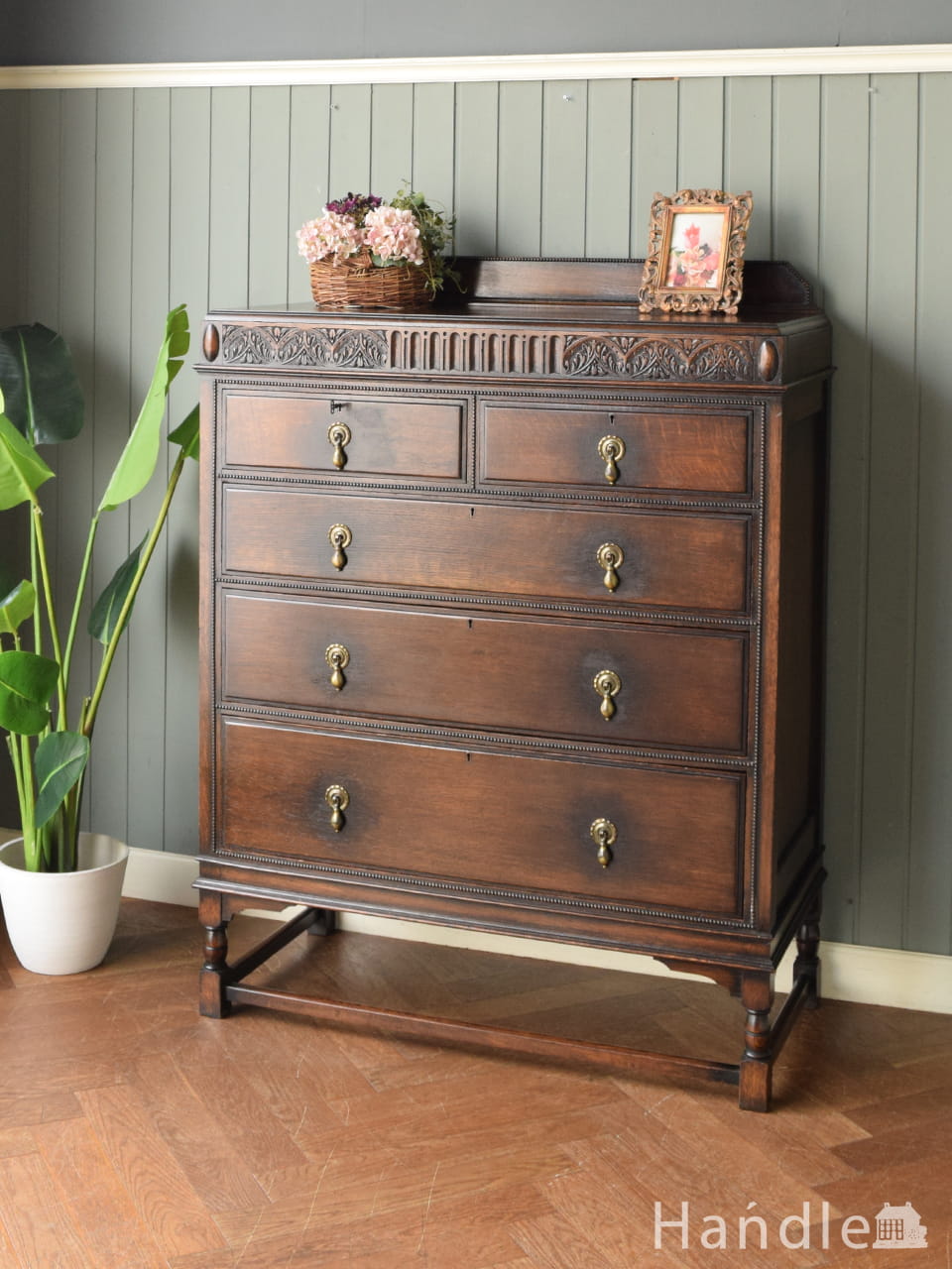 フレンチスタイルのアンティーク家具、マホガニー材の3段チェスト(j