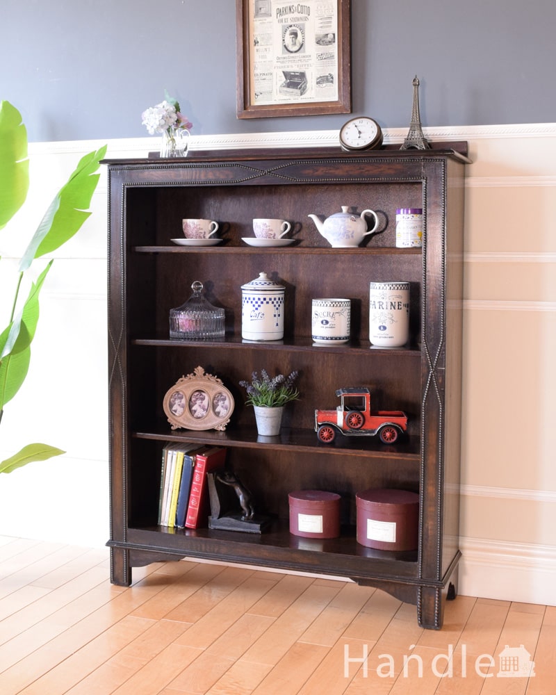 英国スタイルのアンティーク家具、オープン棚のブックシェルフ（本棚