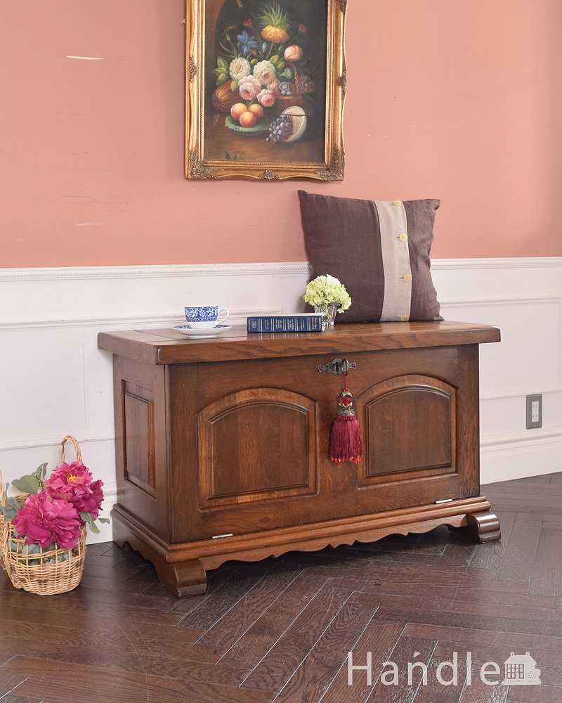 フランス輸入のアンティーク家具、おしゃれなブランケットボックス