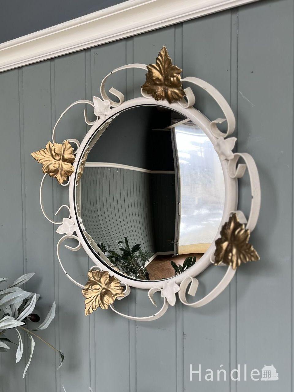 フランスから届いたお花の形の壁かけ鏡、アンティークのおしゃれな凸型