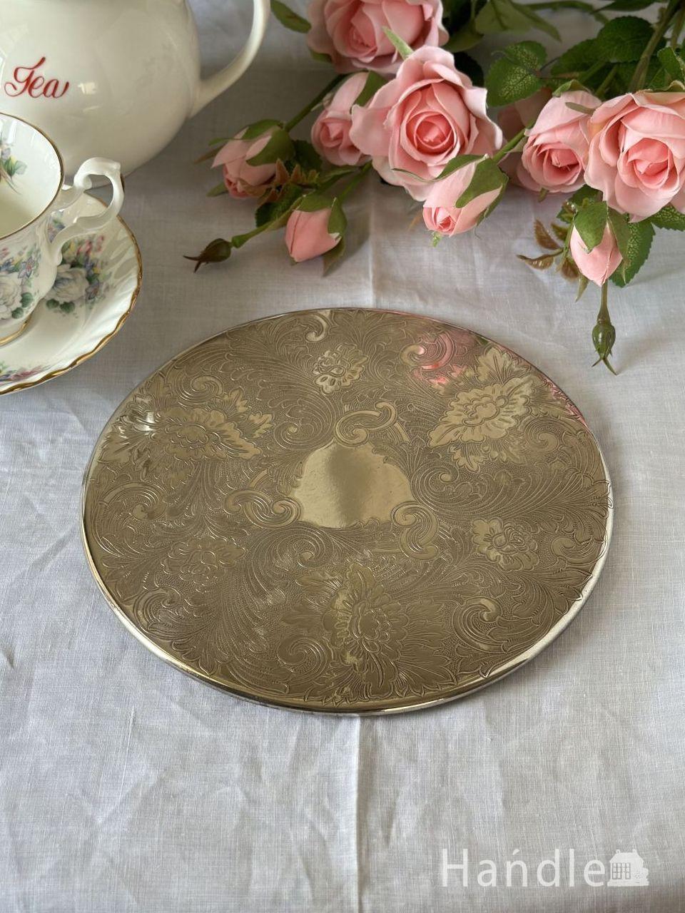 英国で見つけたシルバープレートのトリベット、銀のポットスタンド（鍋