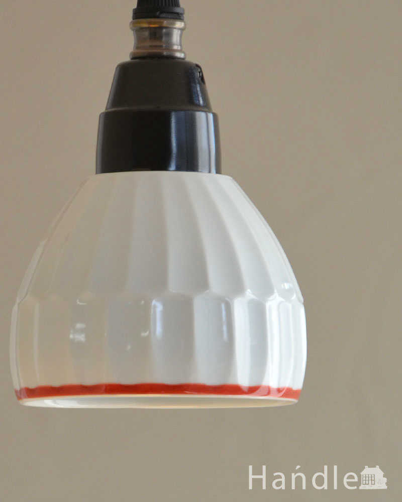 可愛い磁器製（ライン）シェードのペンダントライト（50cmコード・E26