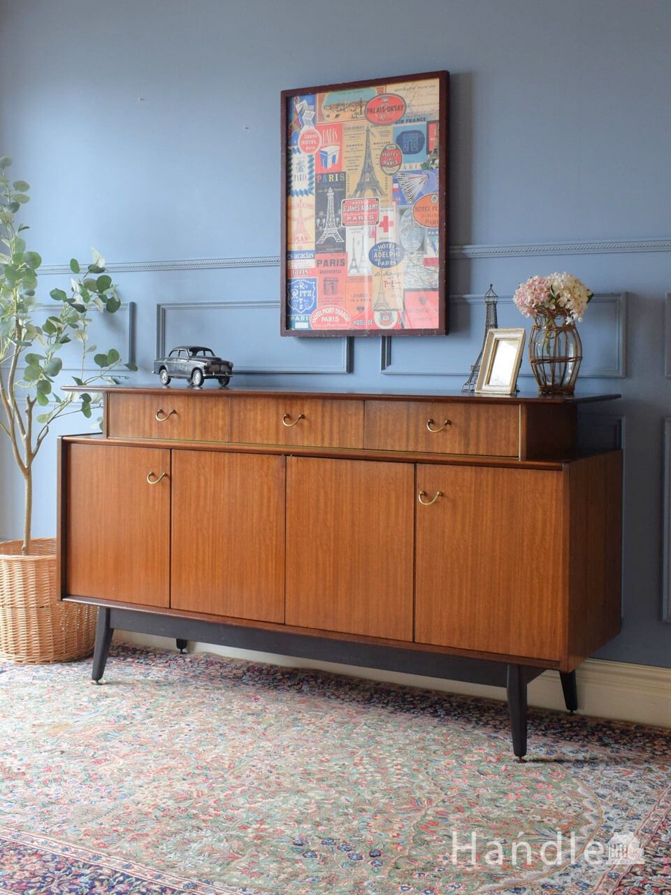 スカンジナビアンなヴィンテージ家具、リビングサイドボード（Jentique