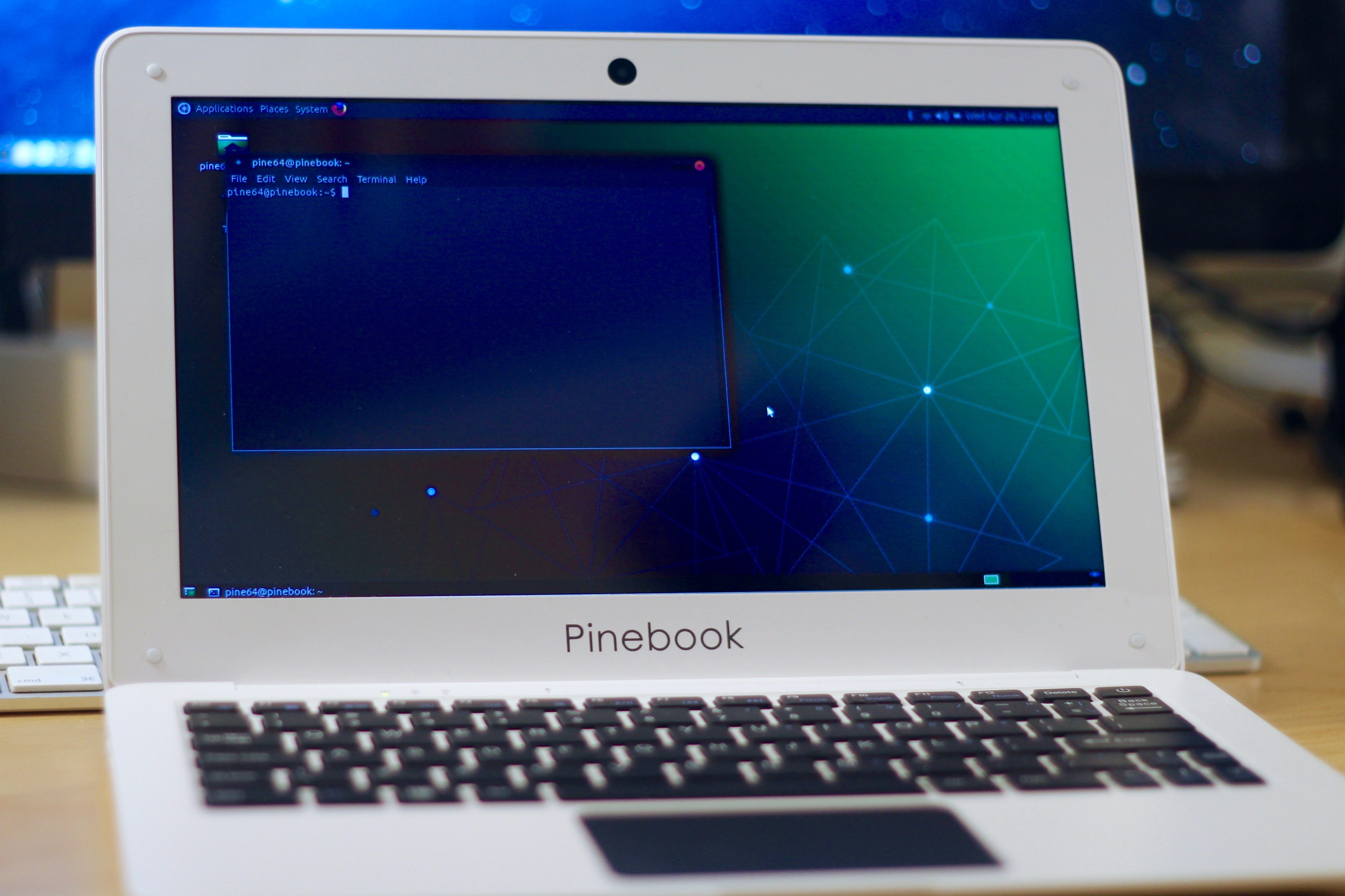 Hands On With The Pinebook | Hackaday