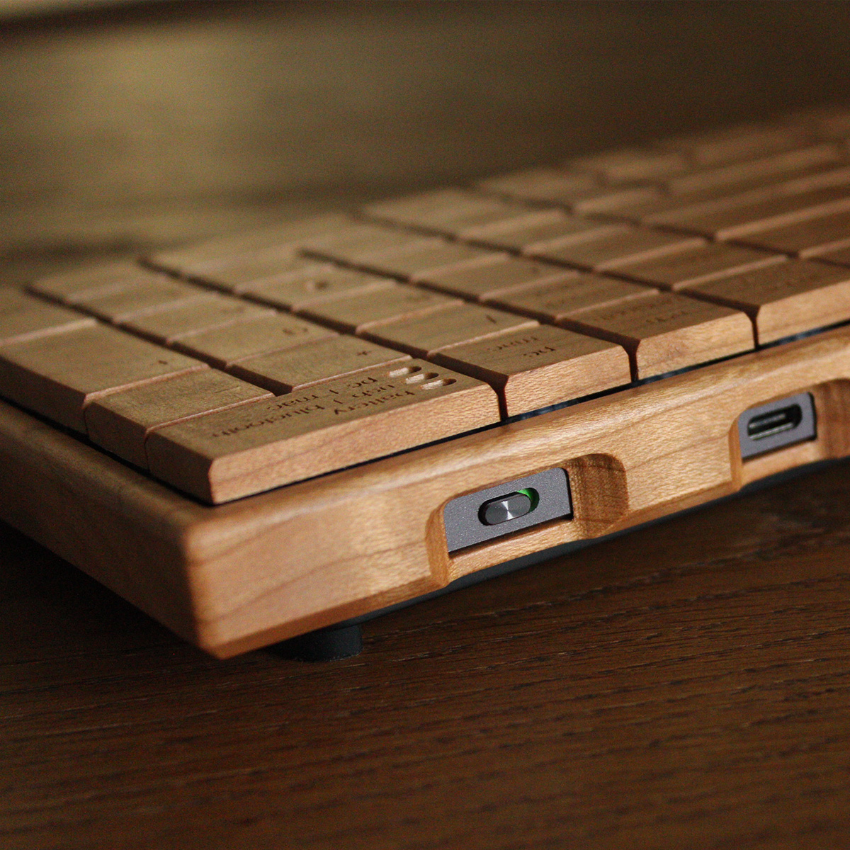 Full Ki-Board Wireless | 名入れギフト・木製デザイン雑貨の直営店