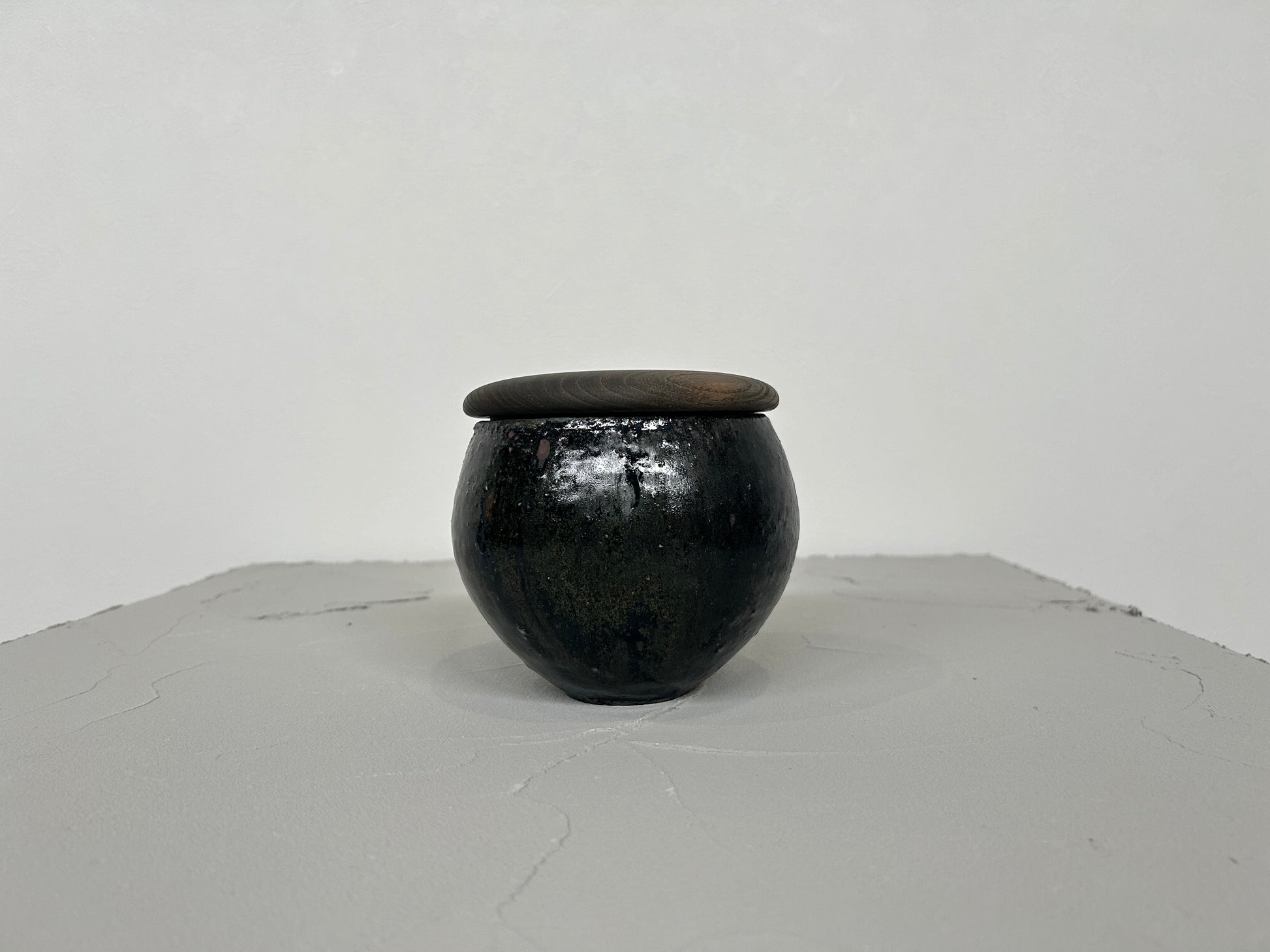 八田 亨】 HATTA TORU 黒掛塩壺 L（No.B34）/HK00117 – ジェネラル