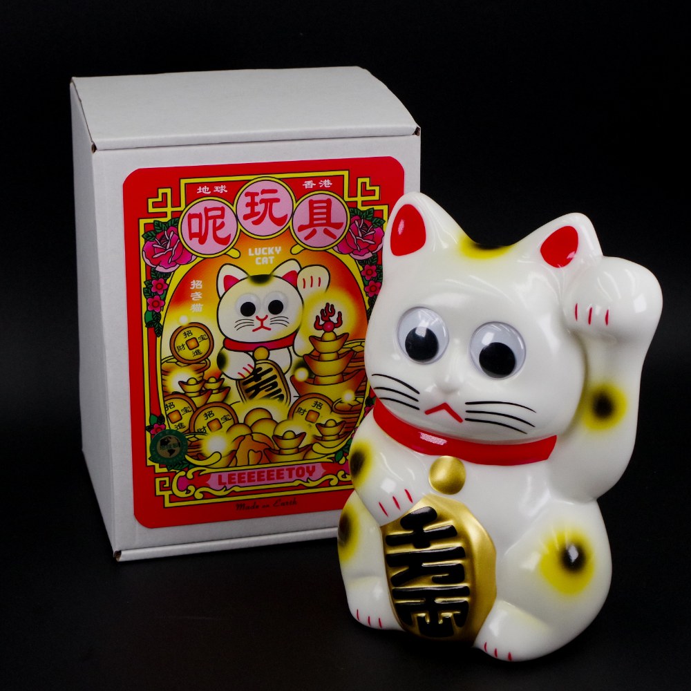 1月18日(日)11時より販売開始】【LeeeeeeToy】白招き猫XXLが登場