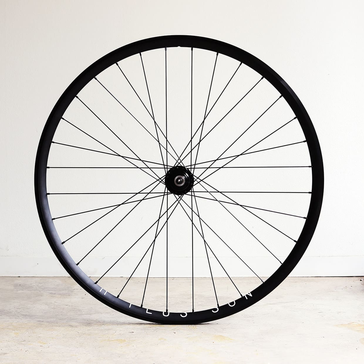 ロードやMTBのシングル化にも。SurlyのUltra New Rear Hub - 自転車