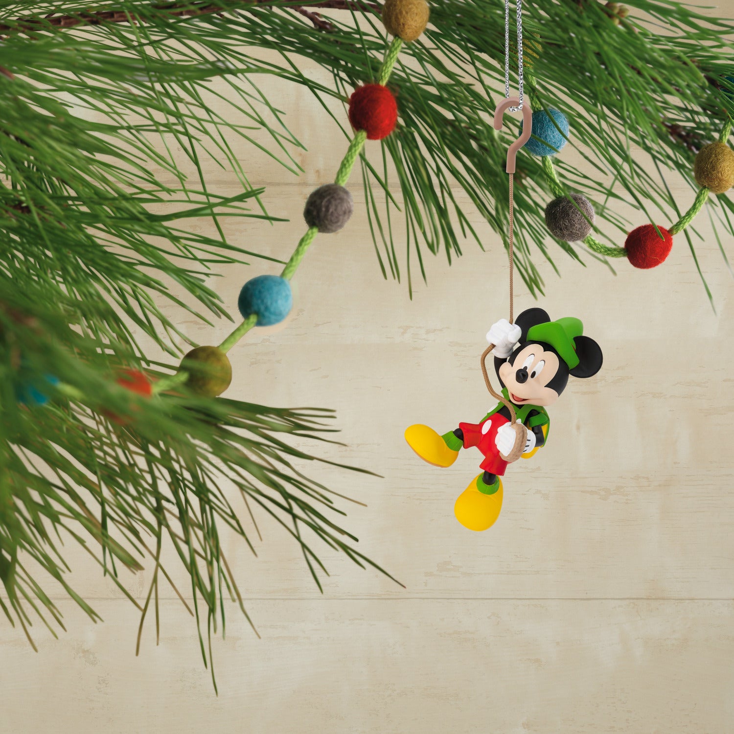 Disney Mickey Mouse Swinging Mickey Hallmark Ornament｜日本ホール
