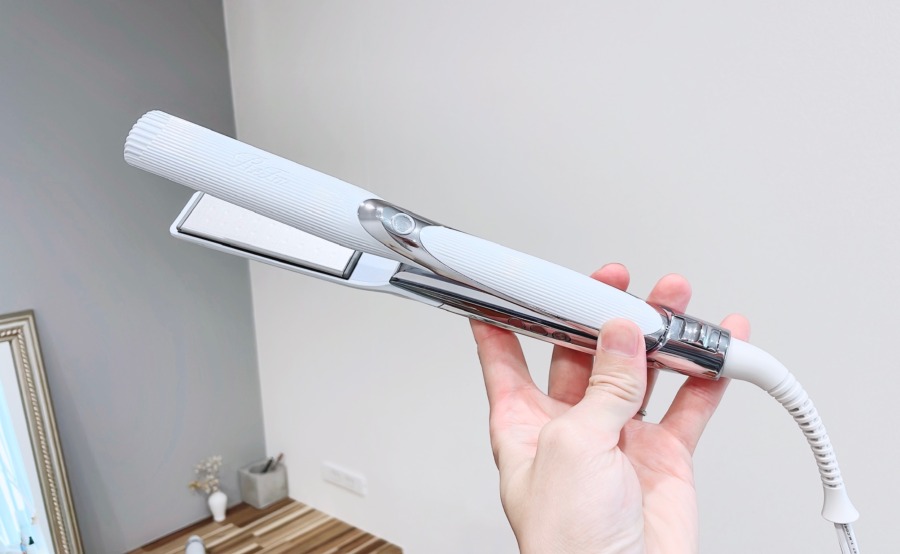 新作】リファストレートアイロンプロの違いは？リニューアル点を美容師