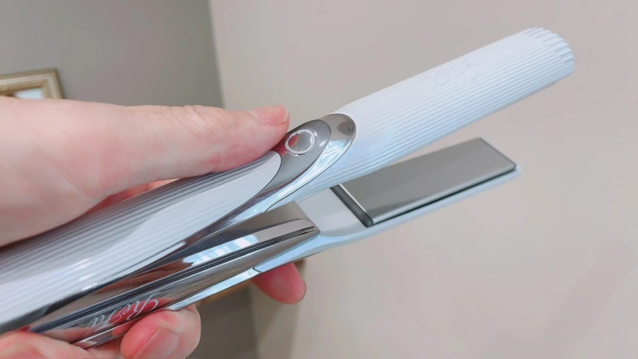 新作】リファストレートアイロンプロの違いは？リニューアル点を美容師