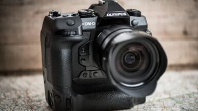 olympus-om-d-e-m1x-camera-01-