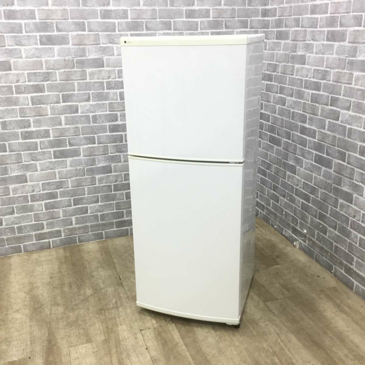 ユーイング 冷蔵庫 2ドア 140L 右開き ホワイト UR-F140J(W) 2018年製