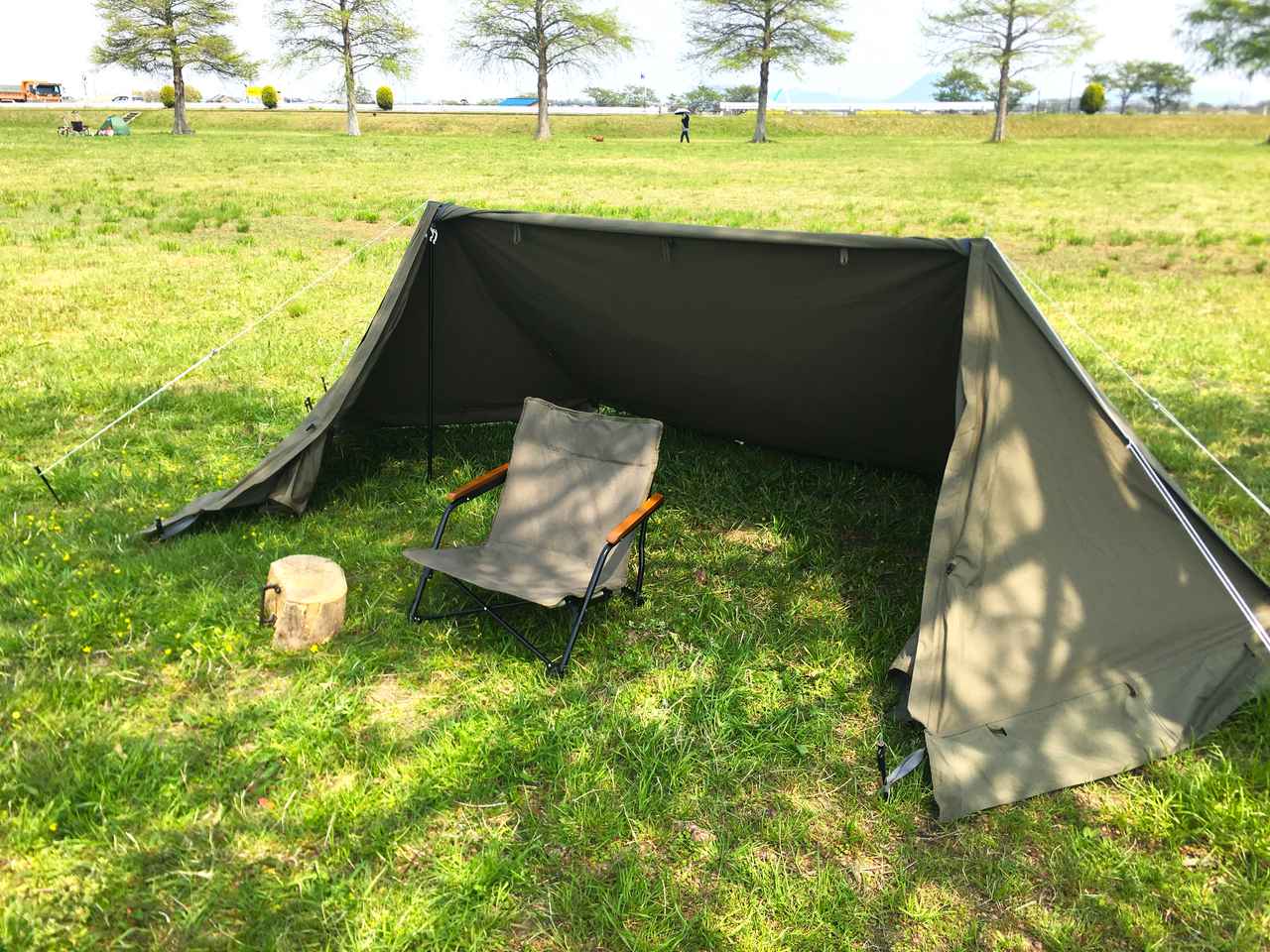 ソロベース」との相性も抜群なローチェア バンドック「焚き火チェア