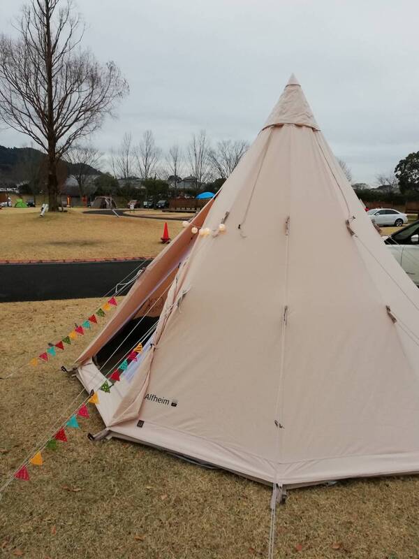 ワンポールテント「ロゴスナバホ300」の設営方法 キャンプ初心者向け