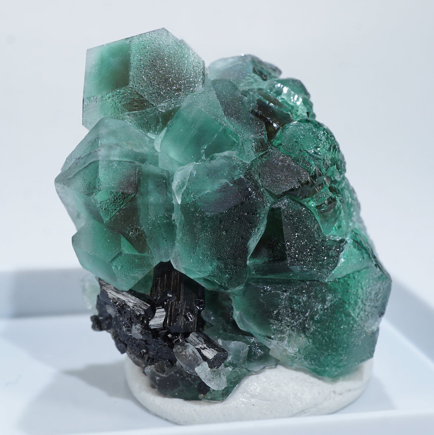 ナミビア産 フローライト・ブラックトルマリン – 天然石ハッピーギフト