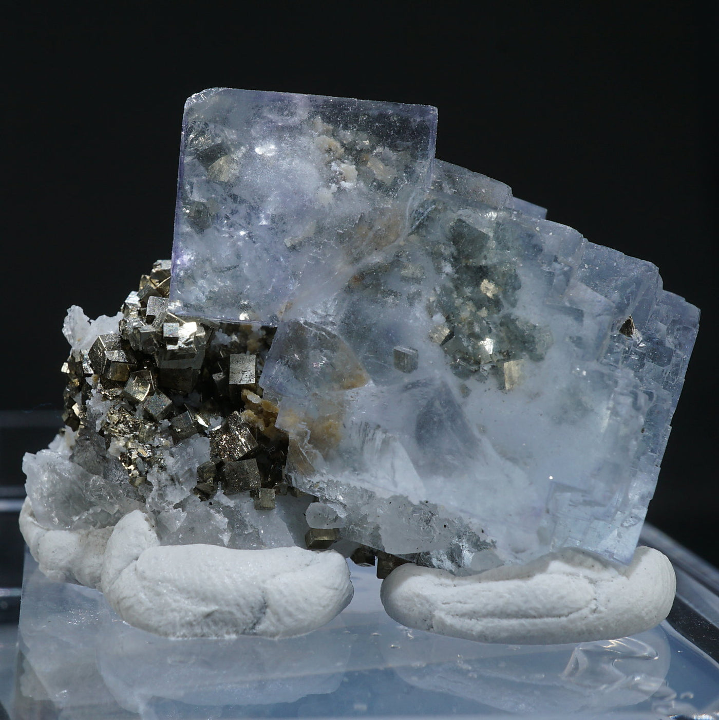 中国 ヤオガンシャン産 フローライト・パイライト – 天然石ハッピーギフト