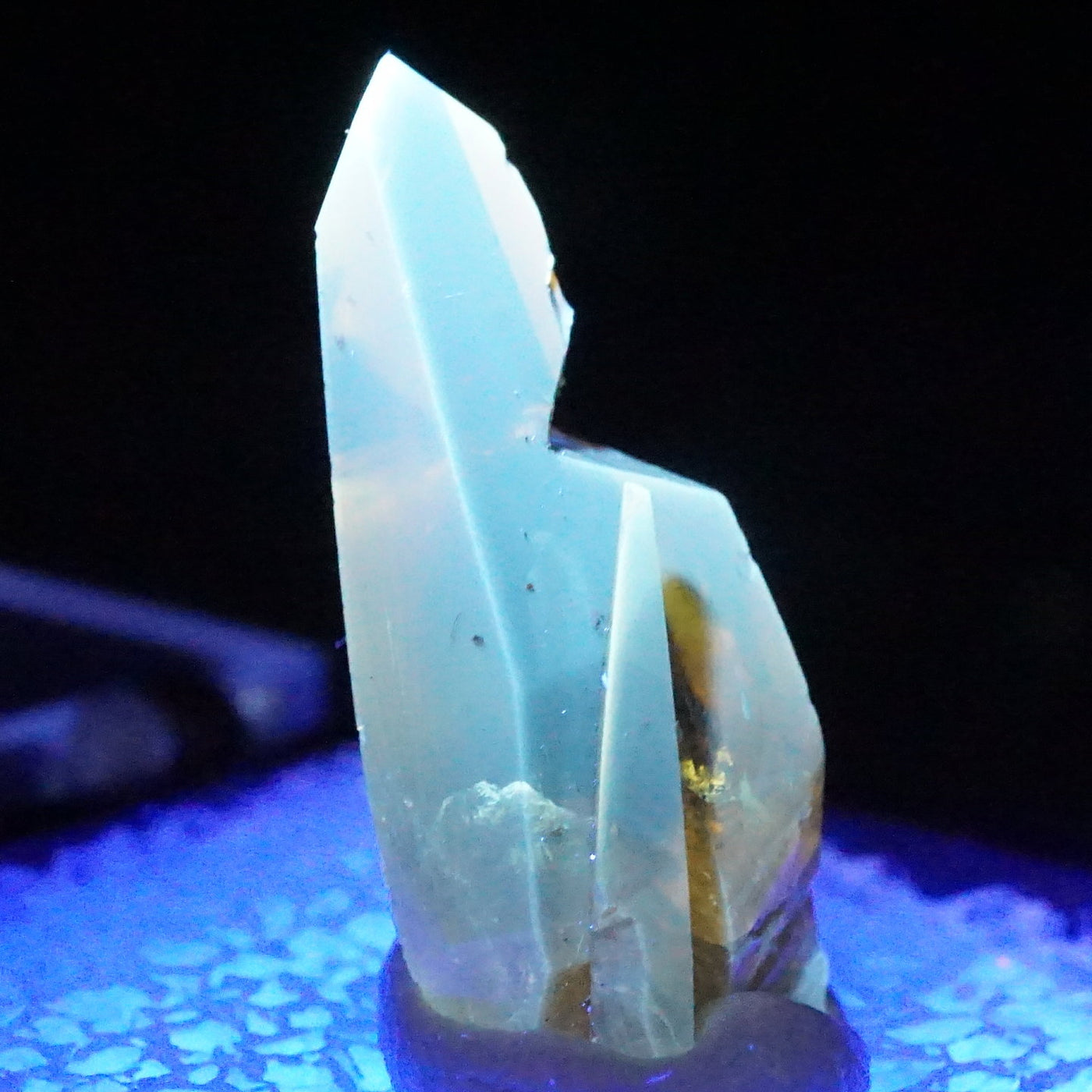 蛍光》サウスダコタ州産 バライト(重晶石) – 天然石ハッピーギフト