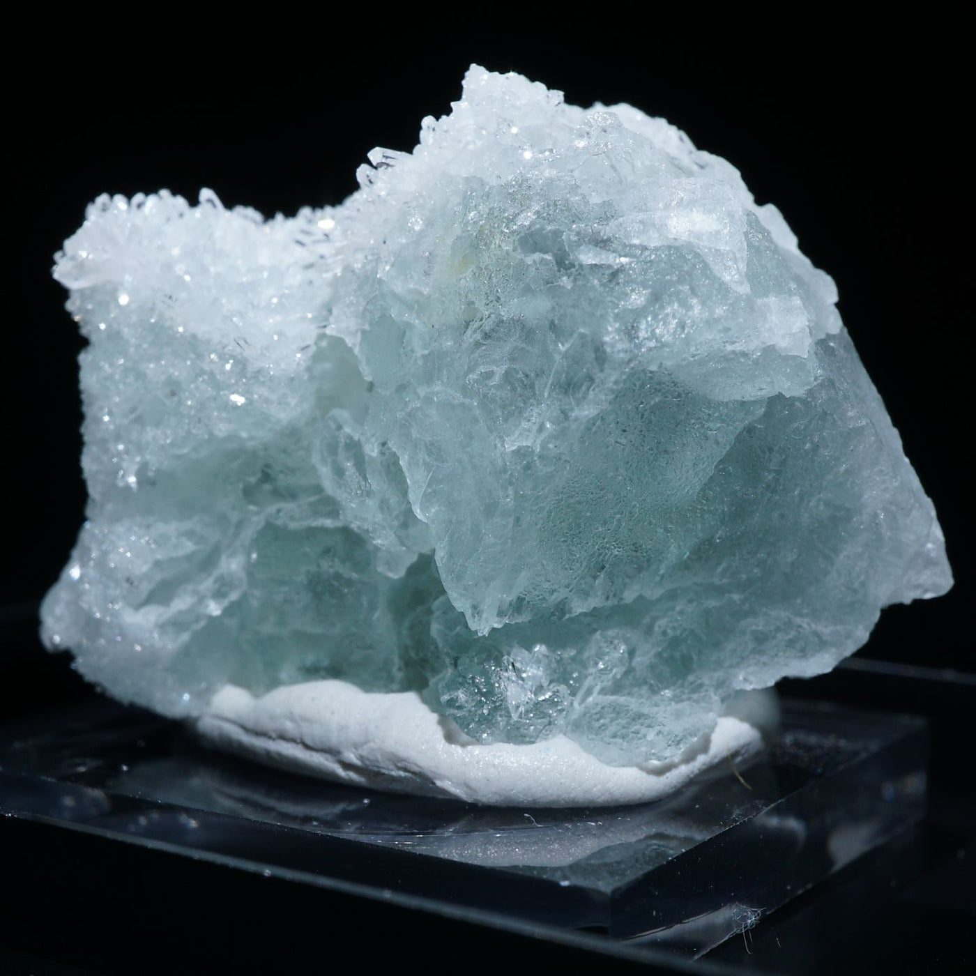 結晶は珍しい】ペーニャ産フローライト 47×41×28mm 結晶は珍しい