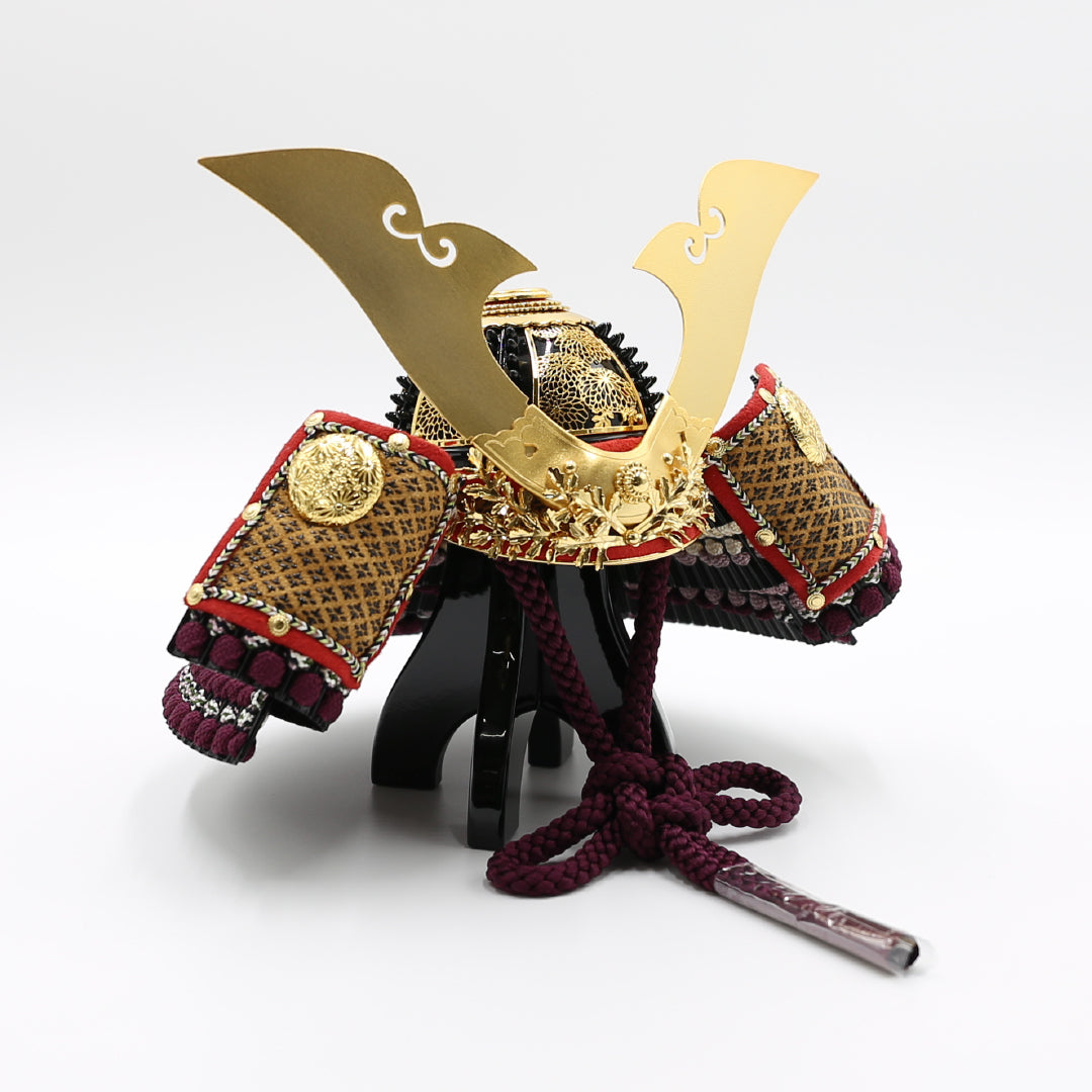 別所 実正 | 5号 厚物菊兜 オリジナルスチールフレーム台 – 晴れと暮らす