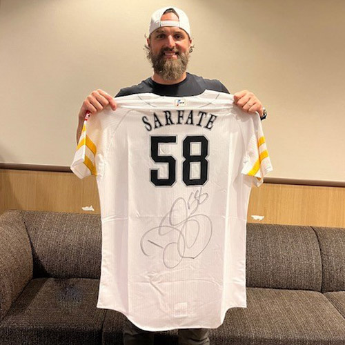 ホークスOB デニス・サファテさんのアイテムを特別出品！ | NPO法人