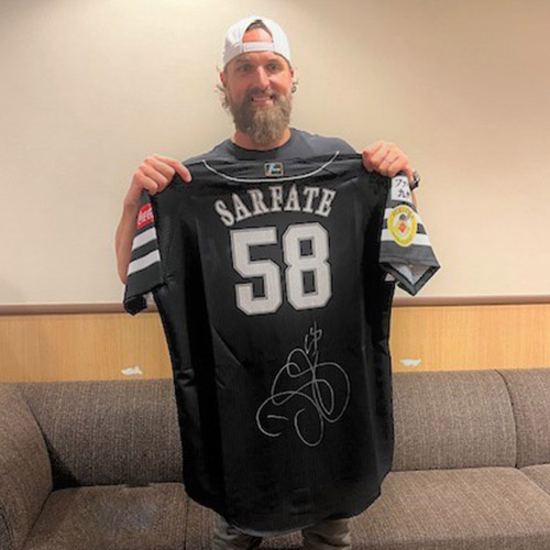 ホークスOB デニス・サファテさんのアイテムを特別出品！ | NPO法人