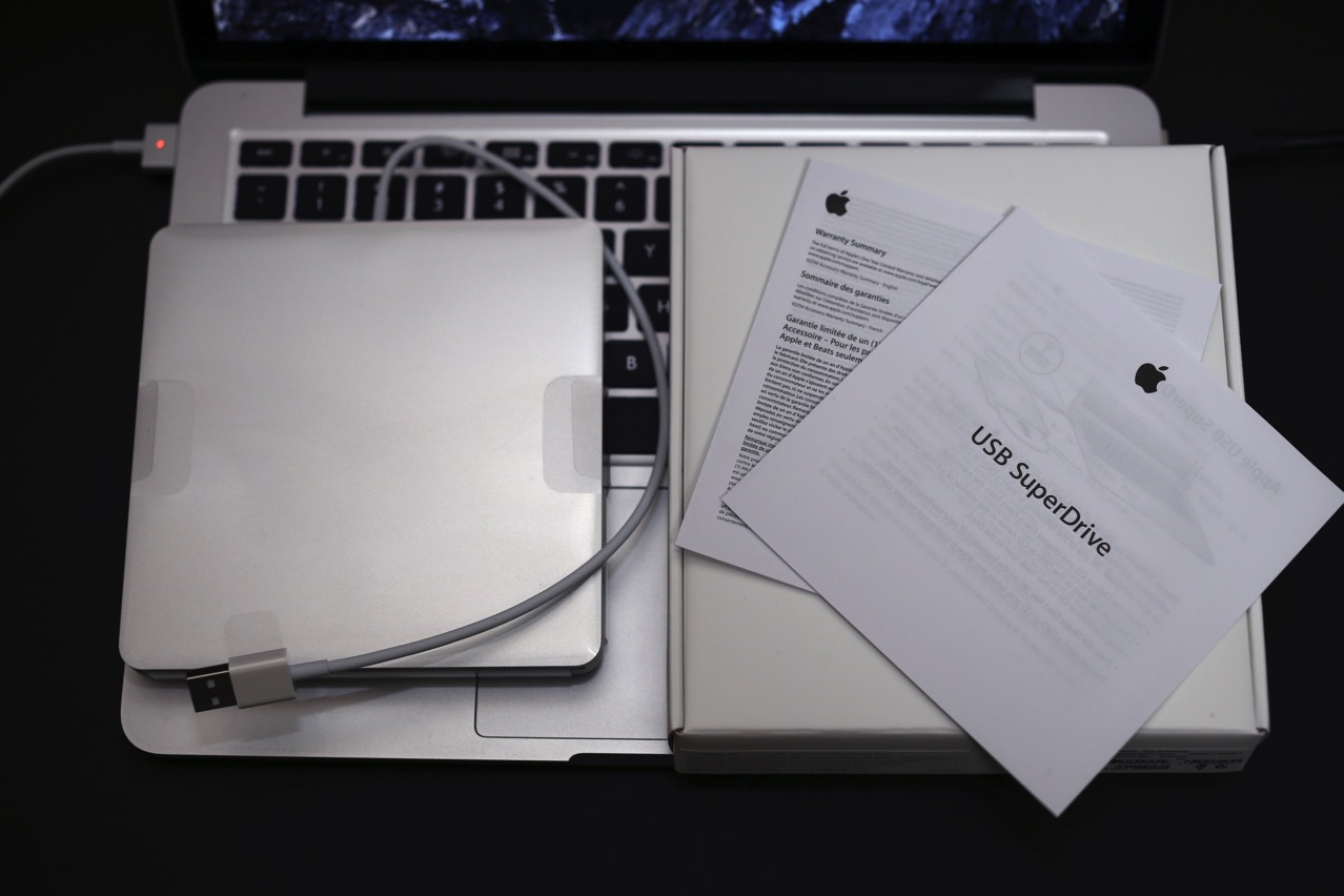 HAYA技 » Mac純正外付けDVDドライブ「USB SuperDrive」を購入した感想