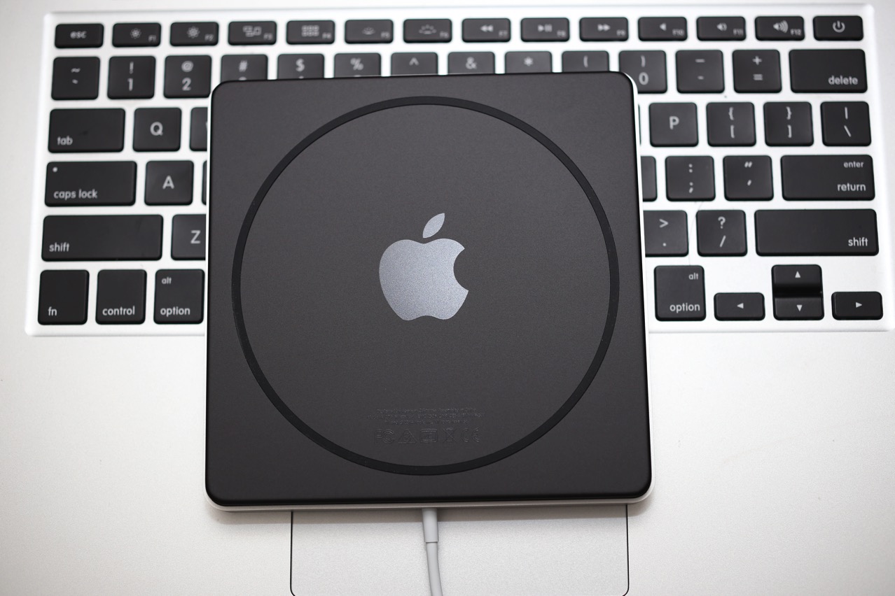 HAYA技 » Mac純正外付けDVDドライブ「USB SuperDrive」を購入した感想