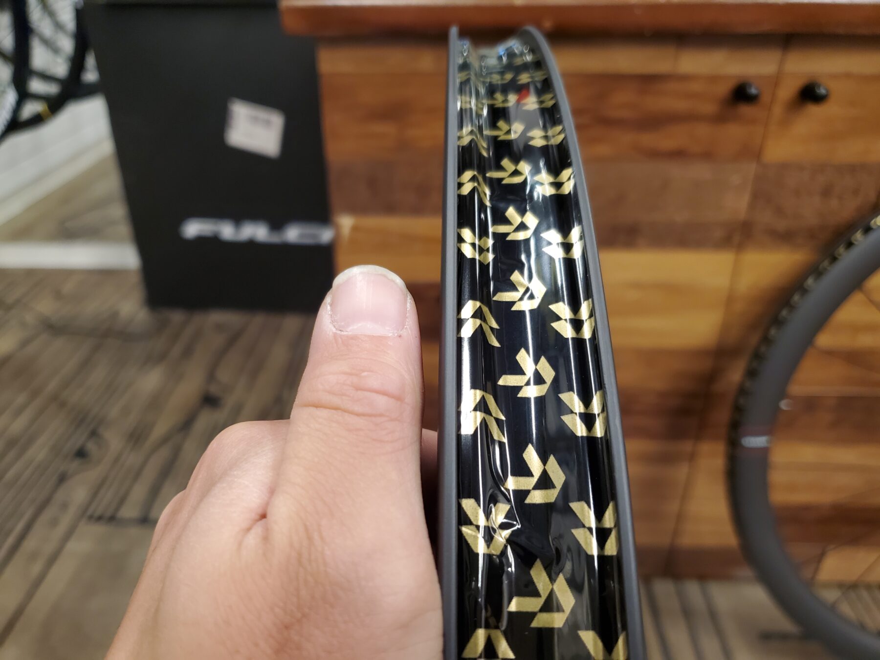 より快適に、より速く走りたい人にオススメしたいホイールございます