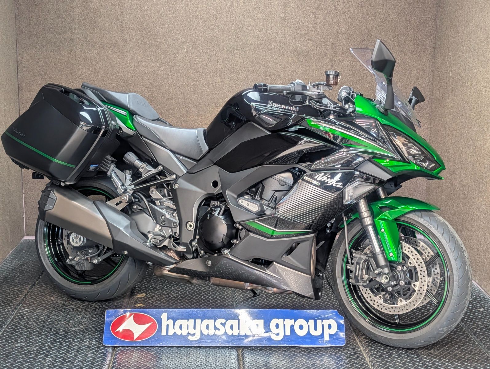 速報！ Ninja ZX-4RR 40th Anniversary Edition 入荷！！｜バイク