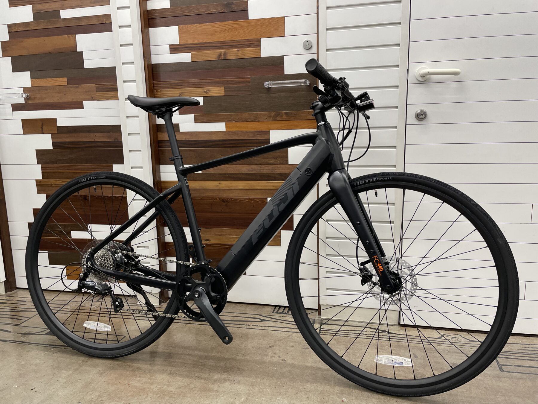 クロスバイクタイプのE-Bike Fuji MOTIVATOR が入荷しました！｜バイク