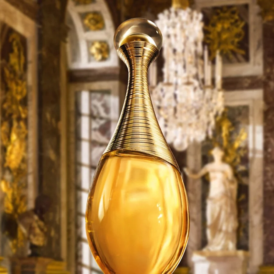 J'adore Intenseを試した。これ、好き嫌いがはっきり分かれる香りだと