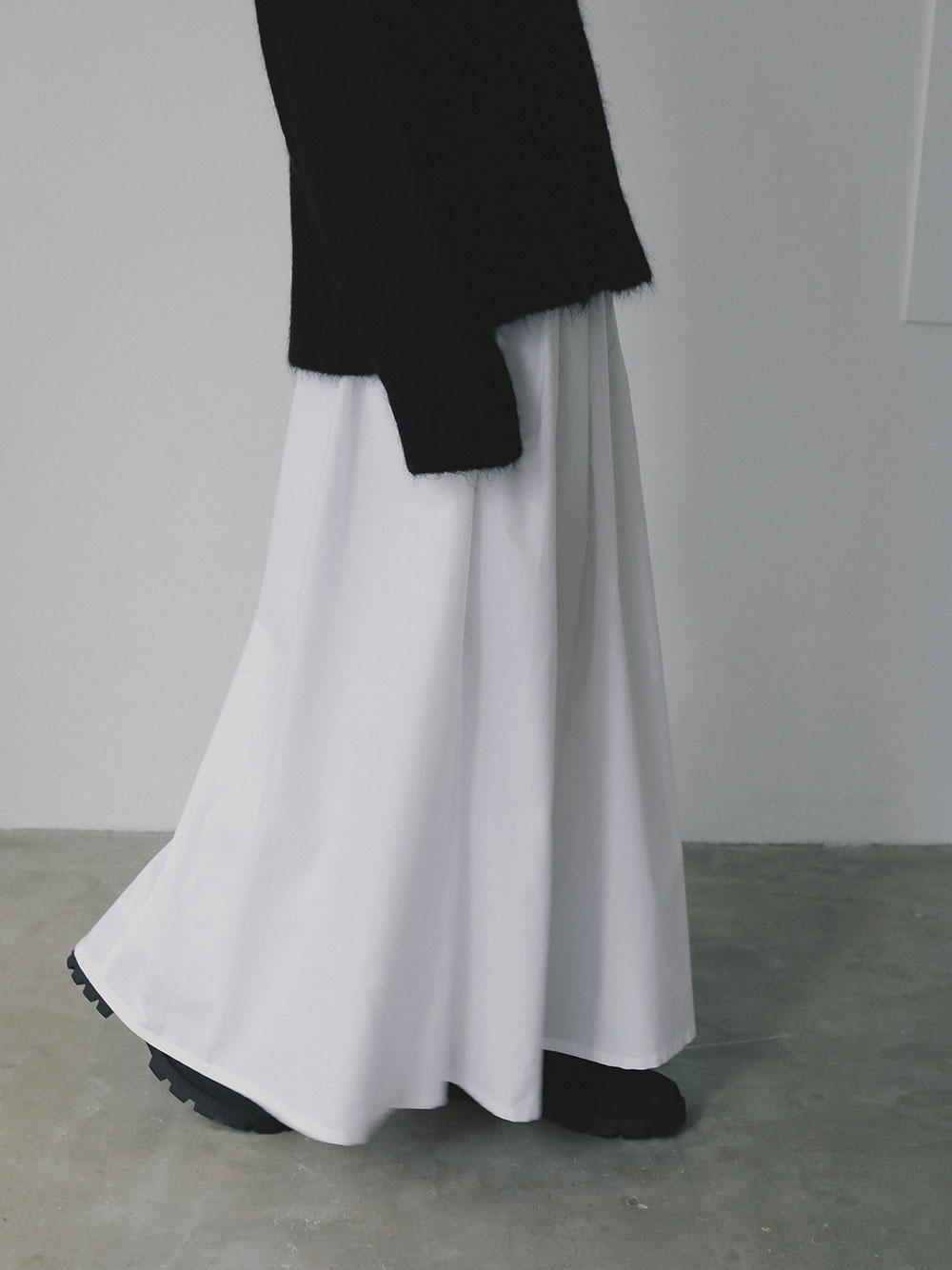 オックスフレアスカート | Skirt | HER. Online Store