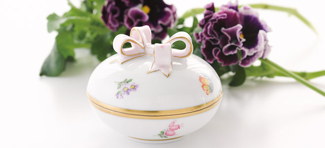 ウィーンからくさ] ハートボンボン リボンネコ