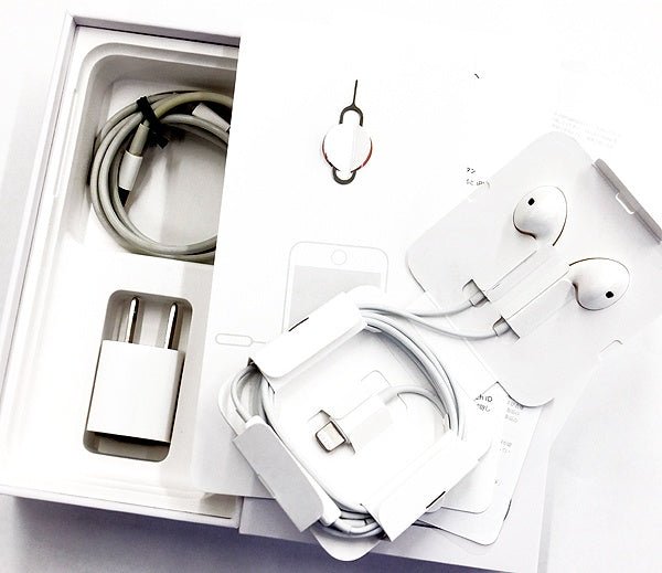 Apple(アップル) iPhone8 64GB シルバー MQ792J/A SIMフリー/au○判定