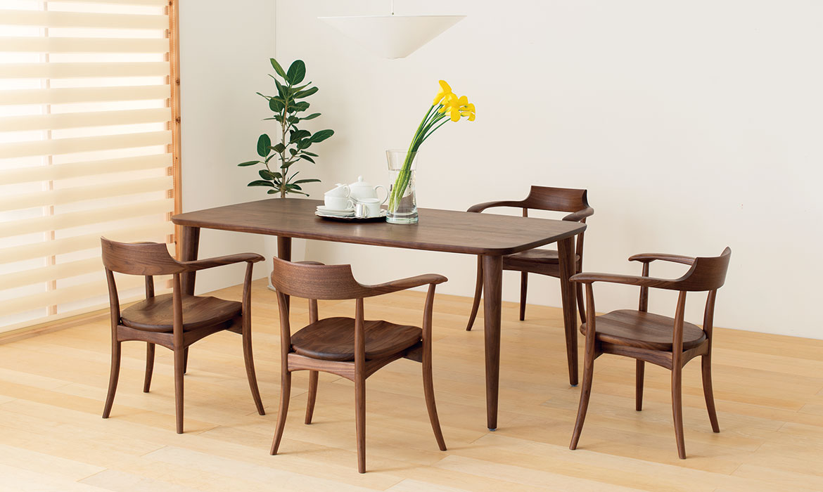 Crescent Chair with Arm (wooden seat) | HIDA | Hida Sangyo