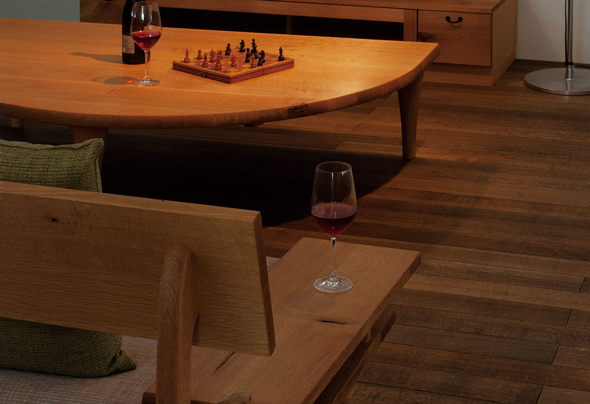 森のことば 半円形リビングテーブル | 飛騨産業株式会社【公式