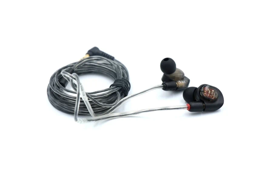 audio technica ATH-E70をレビュー。3基のドライバーを搭載した