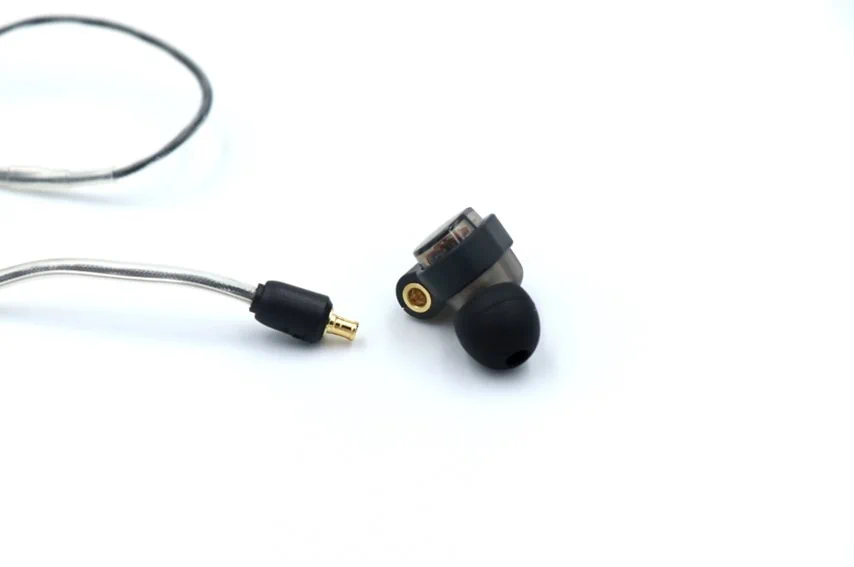 audio technica ATH-E70をレビュー。3基のドライバーを搭載した