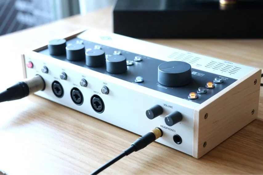 Universal Audio Volt 476Pをレビュー。コンボジャック4基搭載の