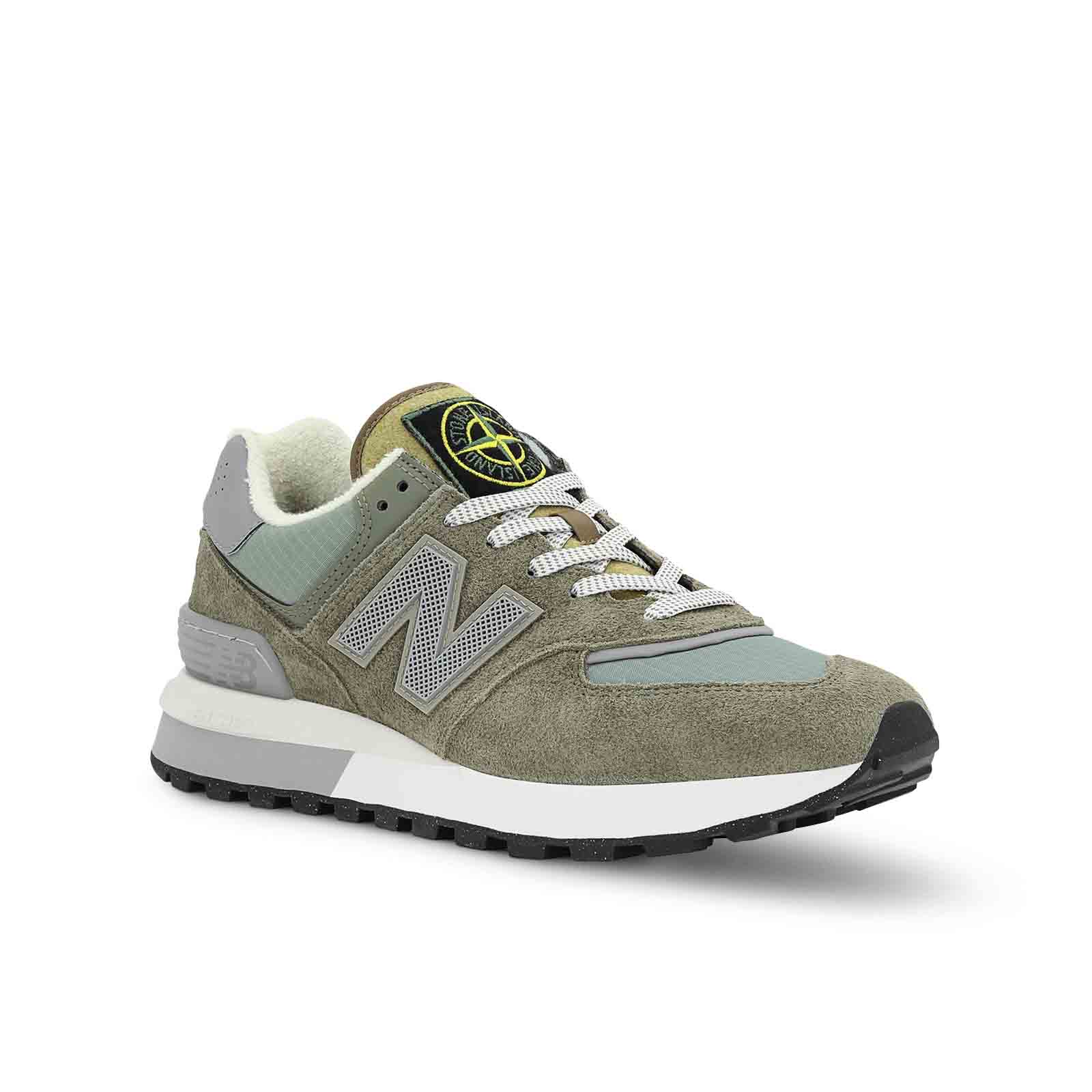 Stone Island × New Balance 初のフットボールコレクションが発売