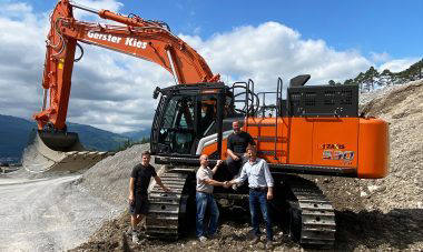 1.-Hitachi-ZX530-Gerster-380x227