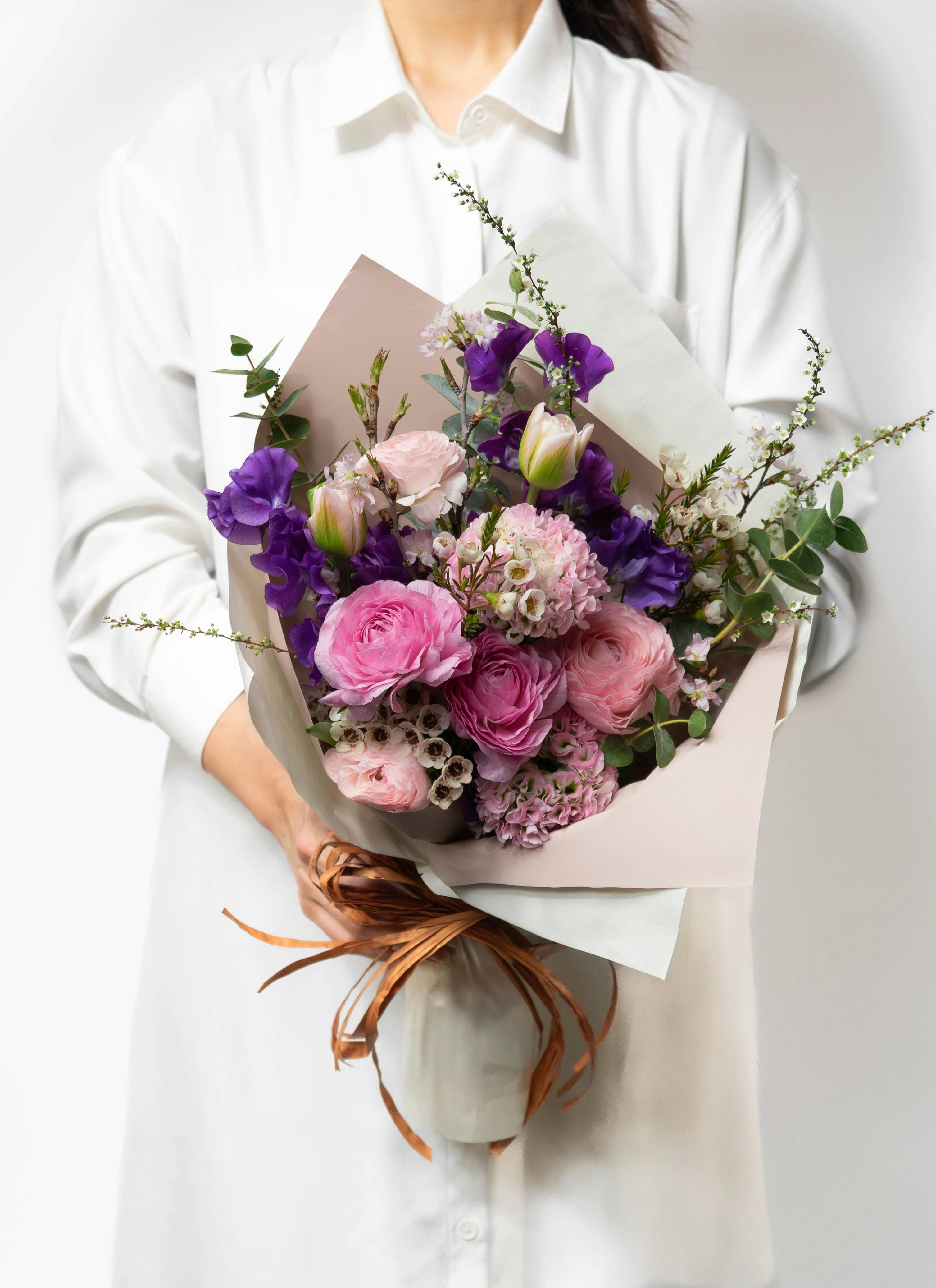 ラナンキュラスの花束・ブーケ | フラワーギフトならHitoHana