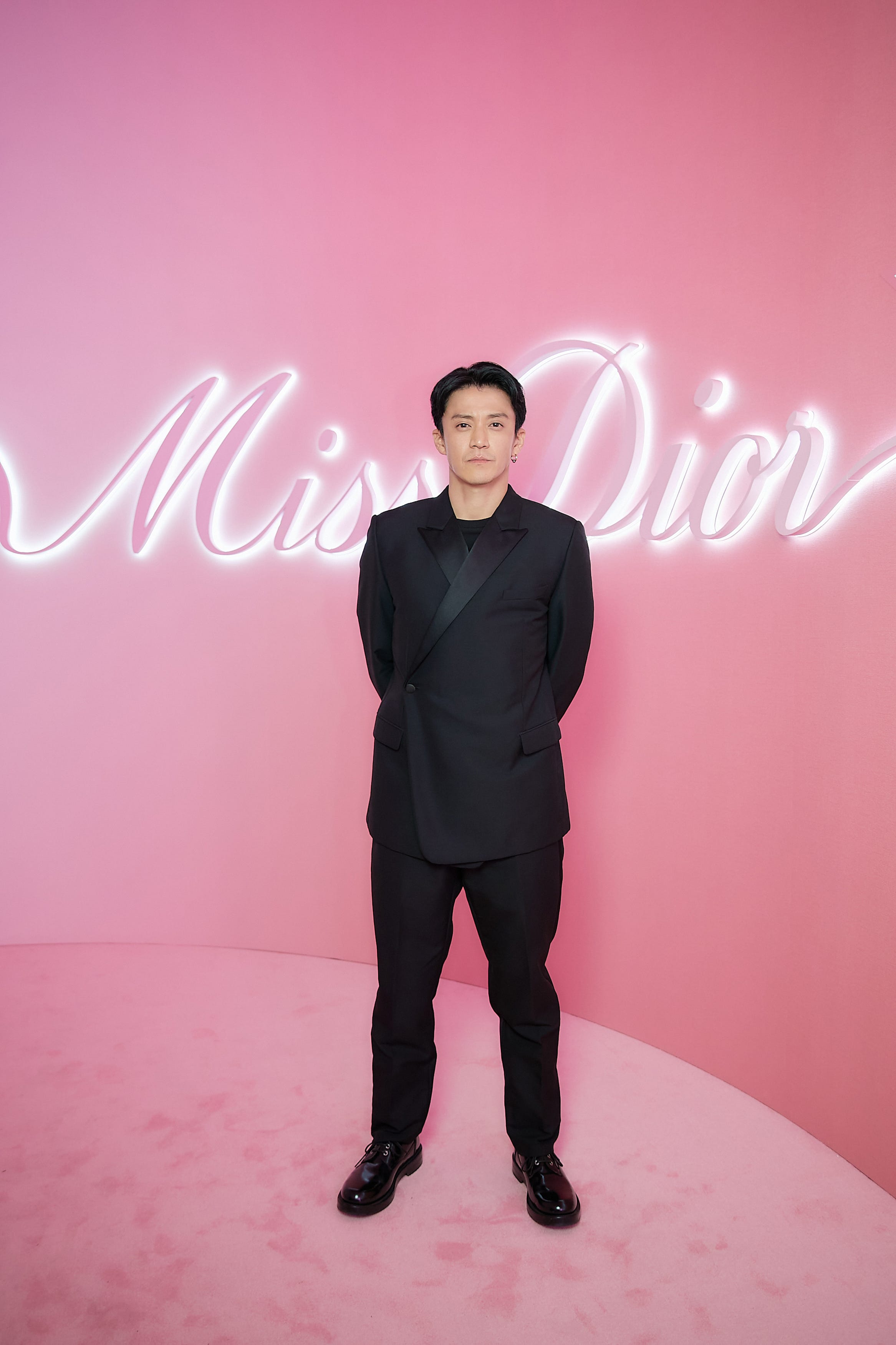 小栗旬と巡る「ミス ディオール展覧会 ある女性の物語」@六本木