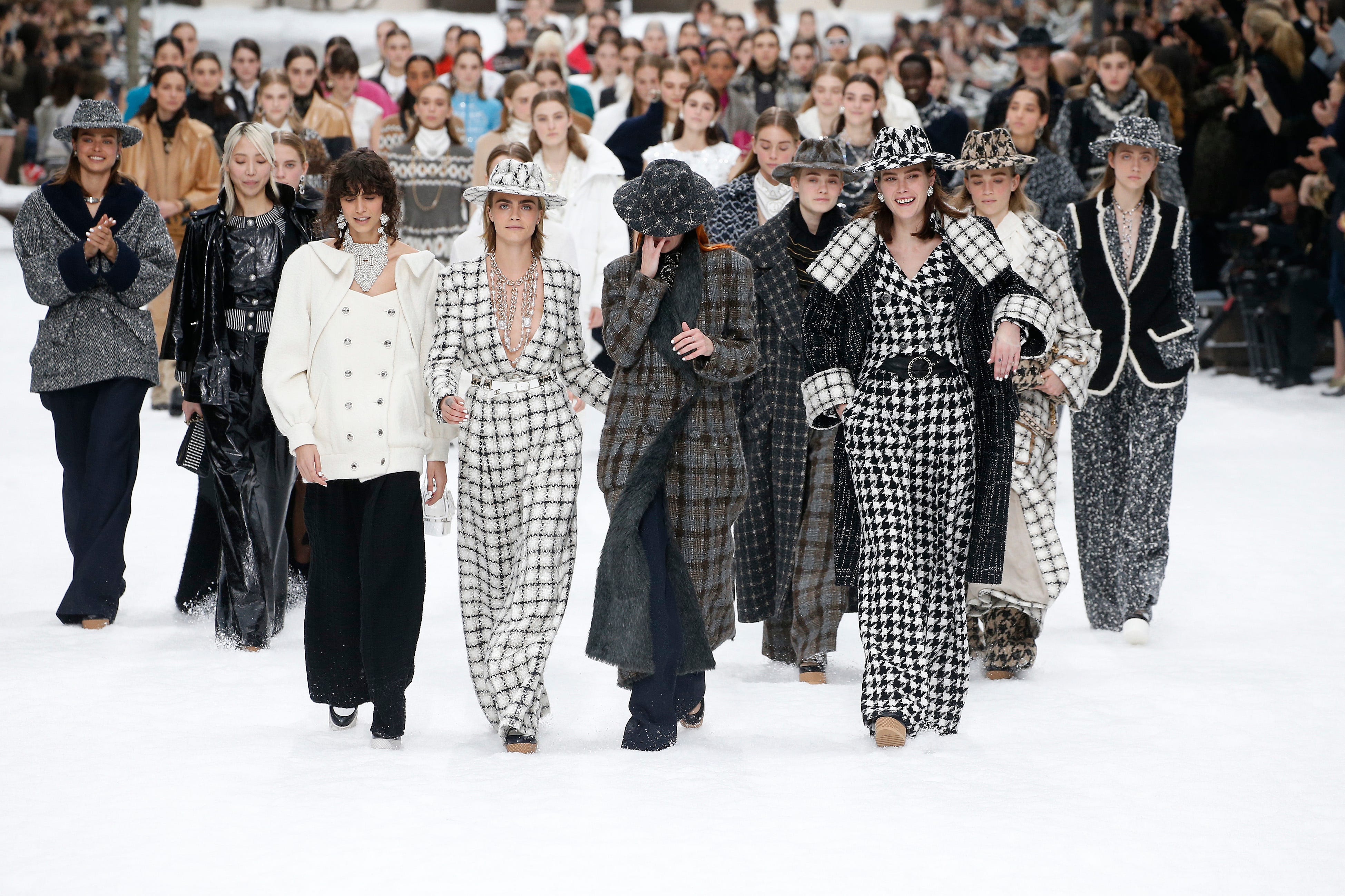 シャネルの2019-20年秋冬コレクション、K・ラガーフェルド最終章