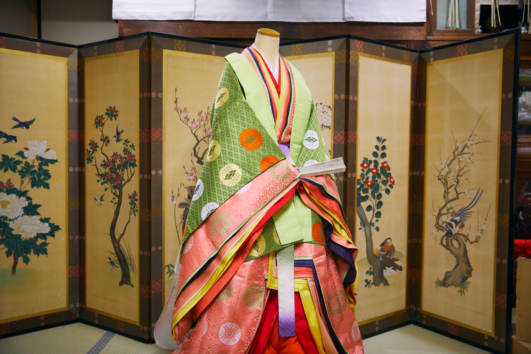 十二単が表す女性の心情。「日本の心」装束を現代につなぐー装束司