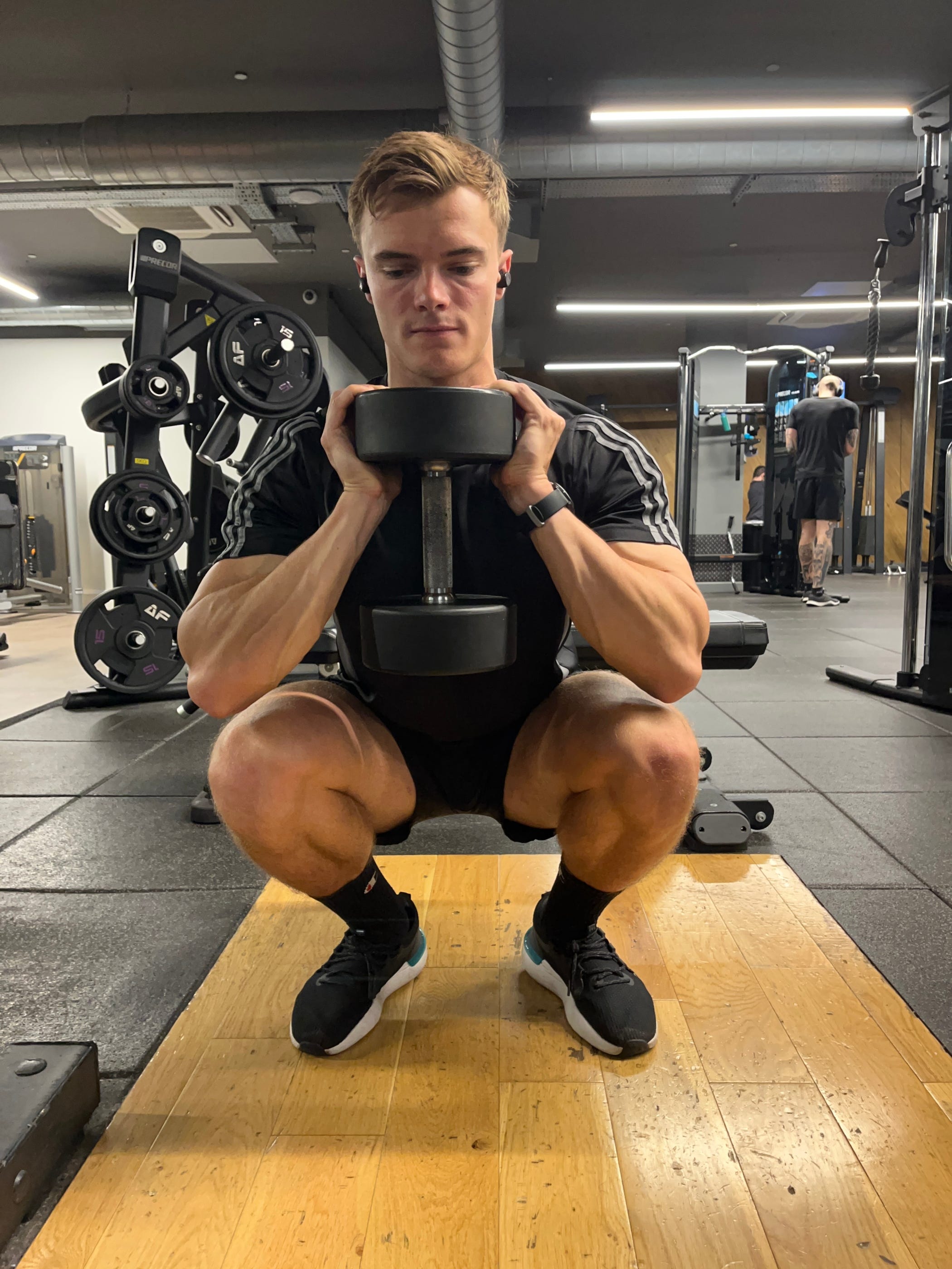 アーノルド・シュワルツェネッガーが実践する筋トレ】 20分間のワーク