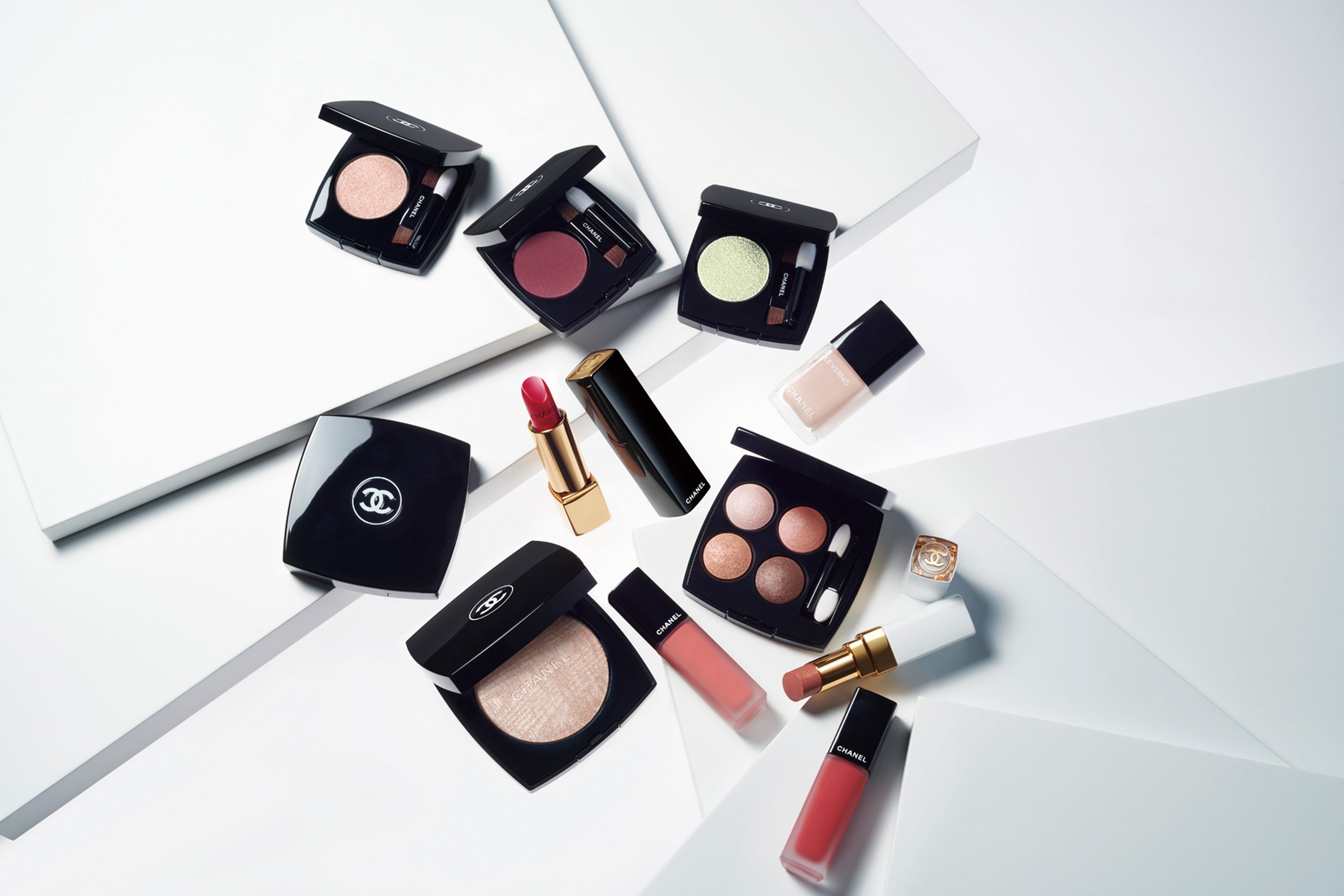 シャネル」メイクアップが叶える、唯一無二の“カラー オブ アリュール”