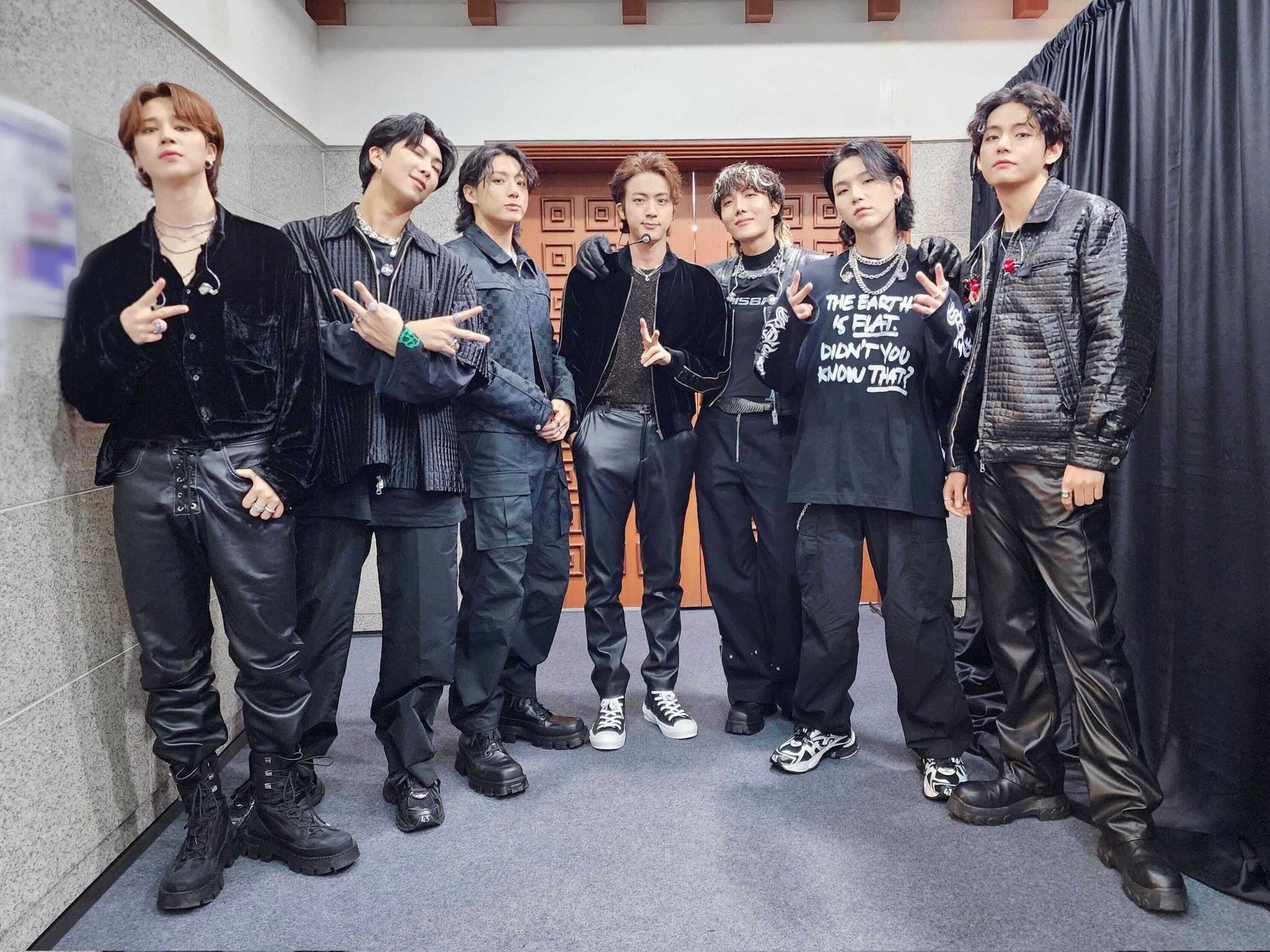 BTS、釜山でコンサートを開催 ジンがソロシングルの発売を発表