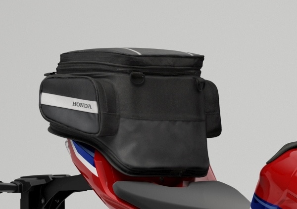 リアシートバッグ (24ym CBR1000RR-R FIREBLADE): 純正アクセサリー